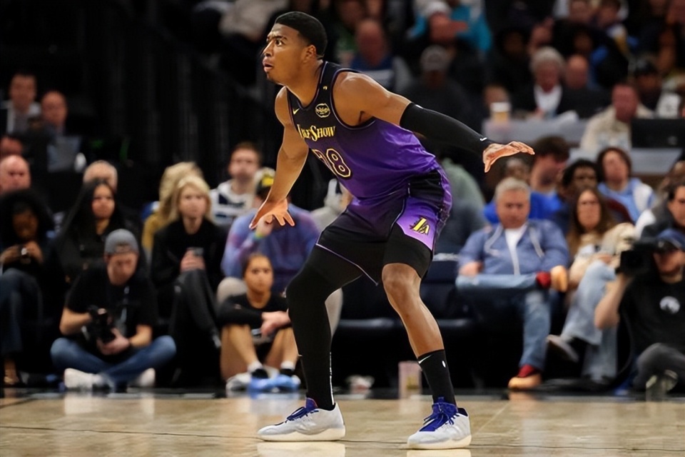 com, CKIGF, 赛季的工资