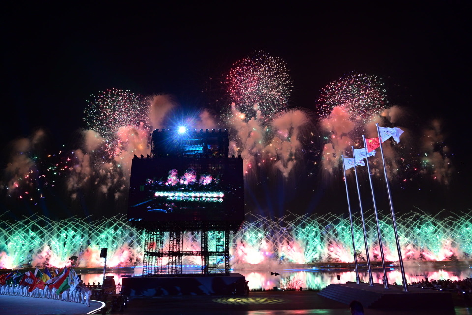 火炬传递中, 岁的壁球运