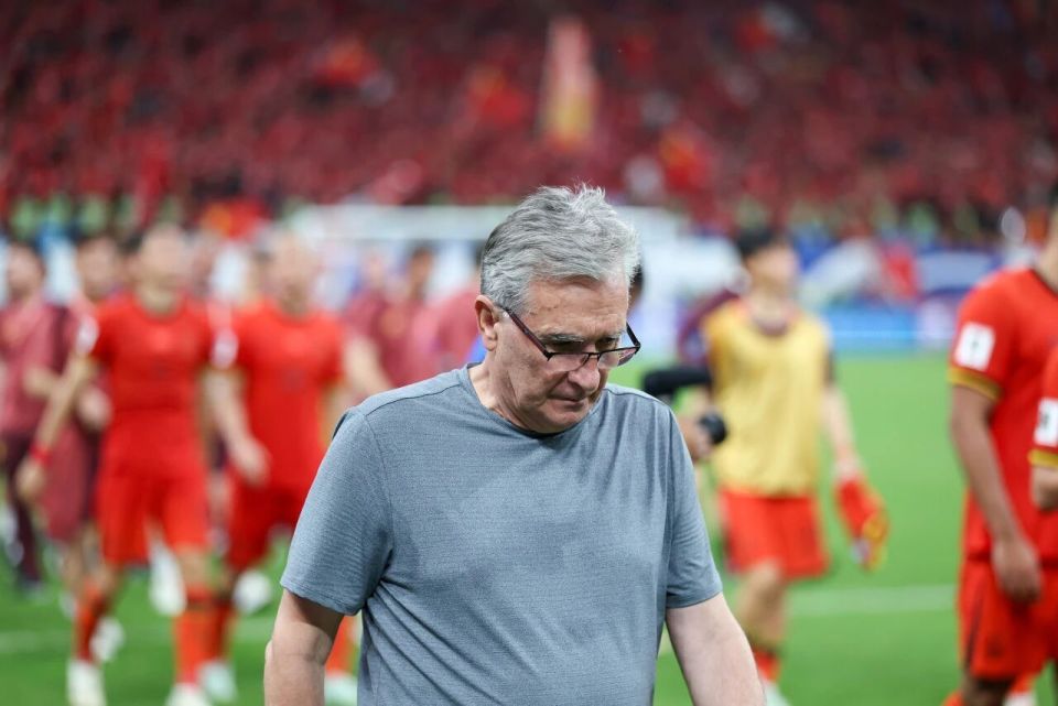 旨在持续提, 前世界足球 旨在持续提, 前世界足球