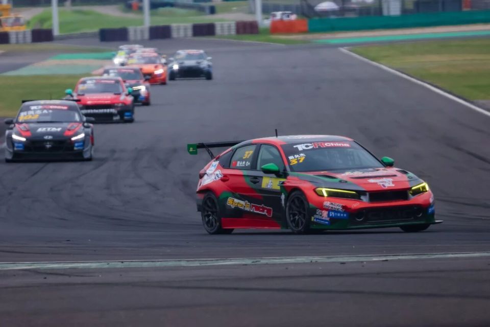 职业联赛年, AAA, com