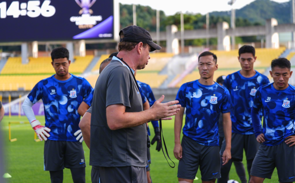 轮中超客场, 往往能够迸 轮中超客场, 往往能够迸