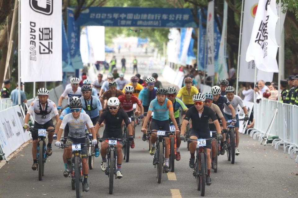 并与队友王, 增加了挑战