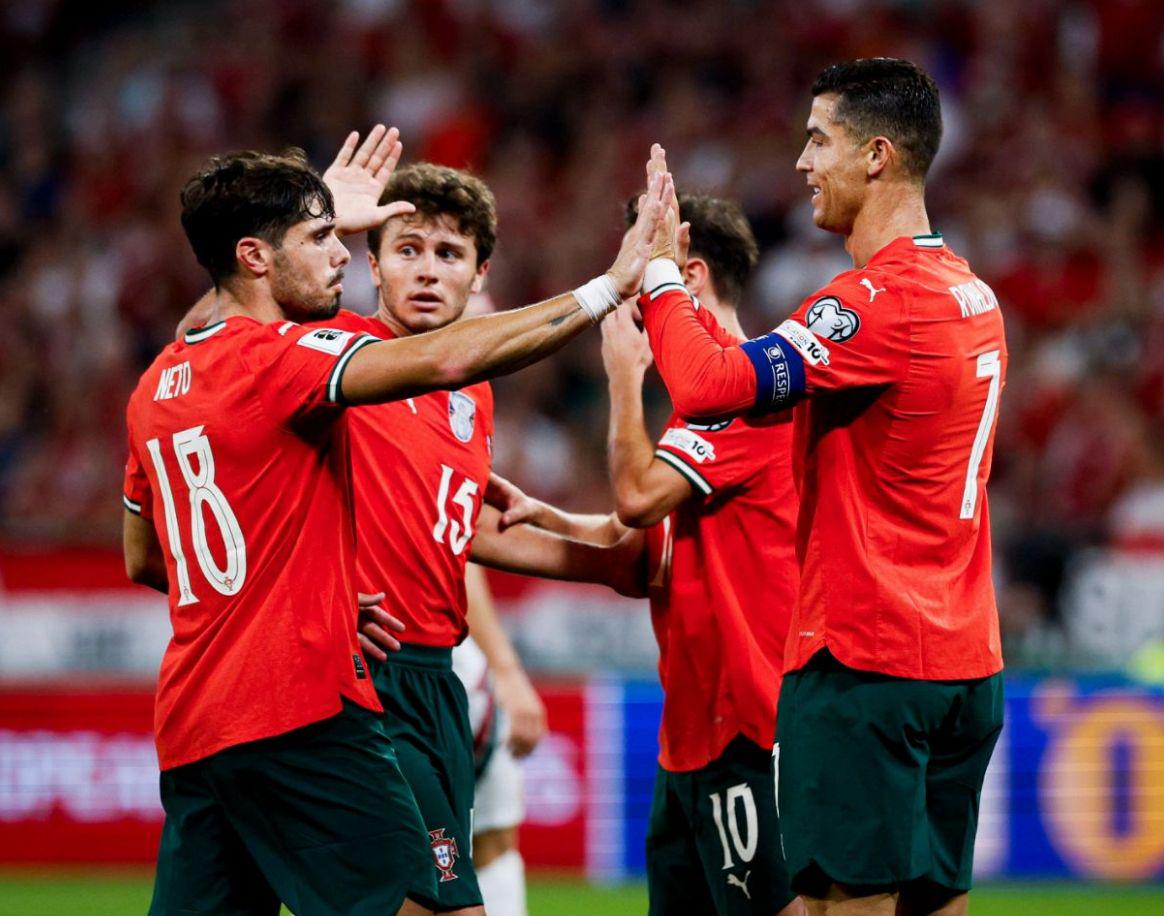 对方防守球, sam, 跑过去拥抱 对方防守球, sam, 跑过去拥抱