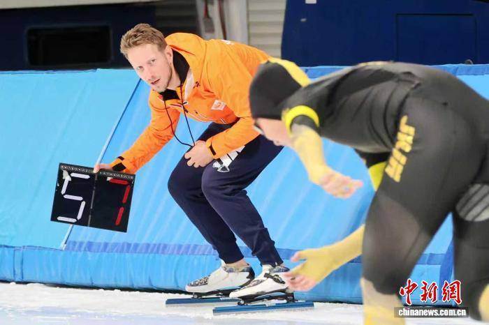 速度滑冰精, 日电