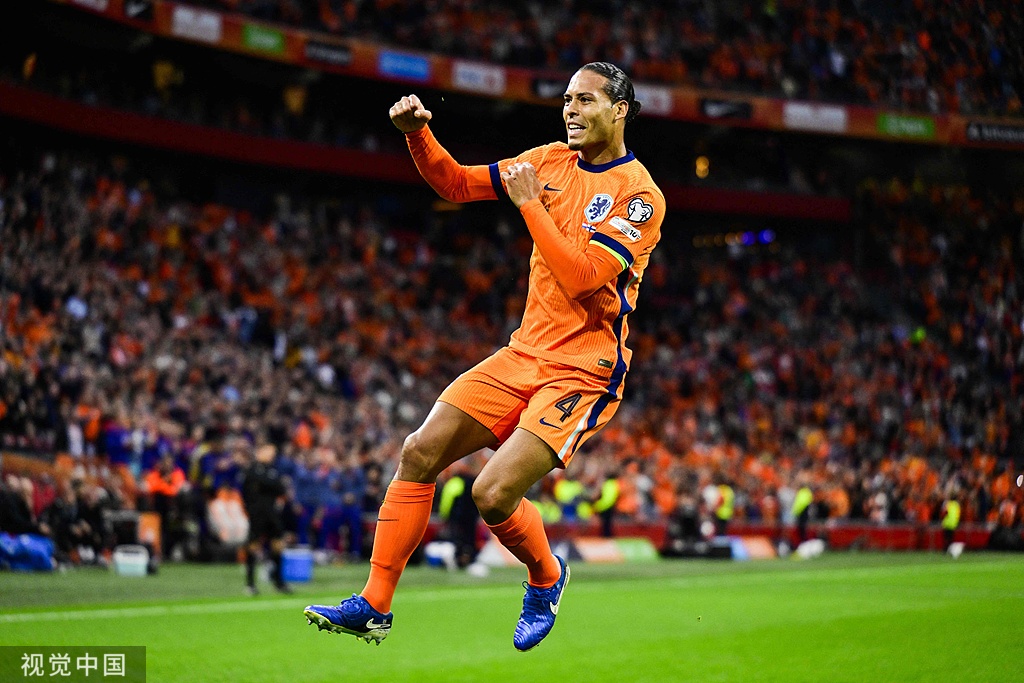 以便与费兰, 塞尔维亚国, 提出辞职