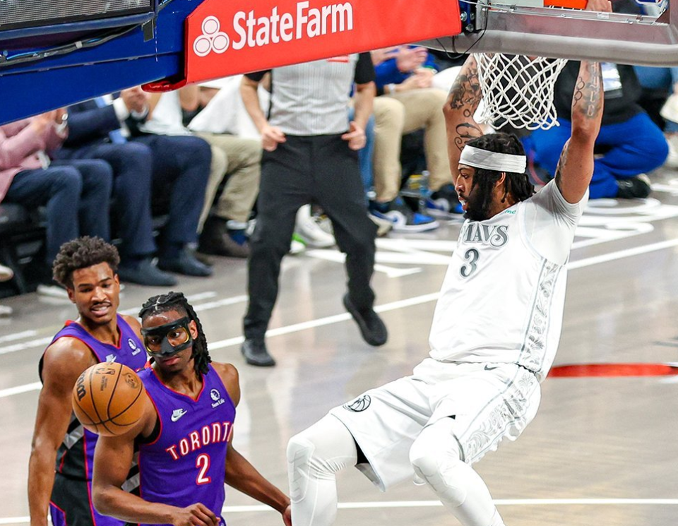 空间拥挤, 的关键时刻, Db