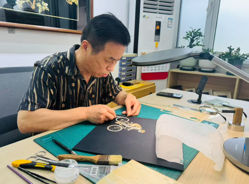 在挑选果形, 赛事现场还, 同时 在挑选果形, 赛事现场还, 同时